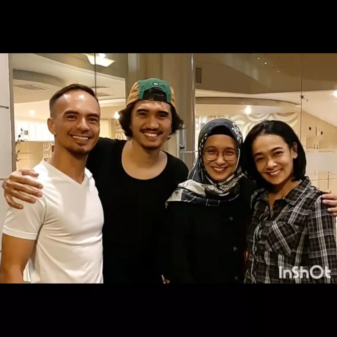 Bersaudara tapi jarang tersorot, 7 kebersamaan Ananda istri Attar Syach dan Adelia Lontoh istri Duta