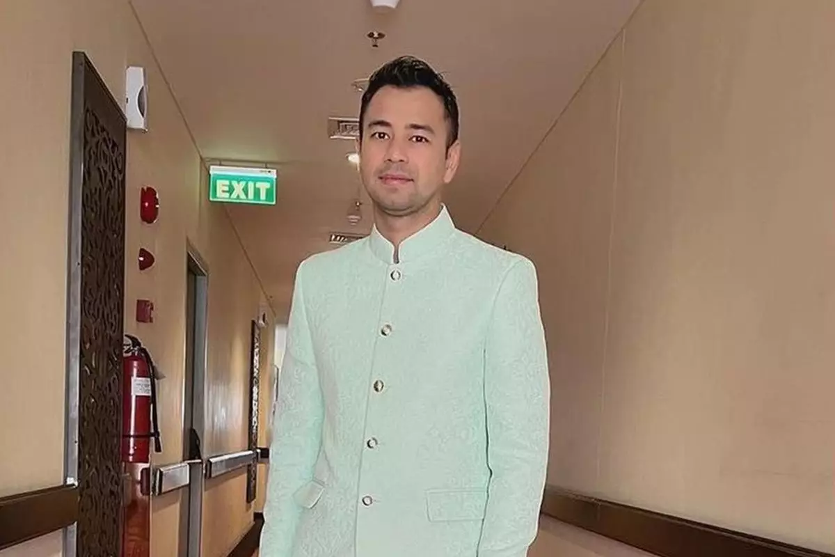 Paras tampannya dipuji sedari dulu, begini 11 potret masa kecil Raffi Ahmad