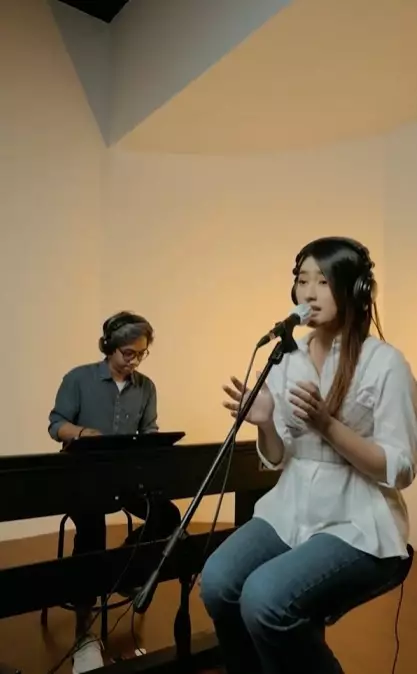 anak presenter jadi penyanyi © berbagai sumber