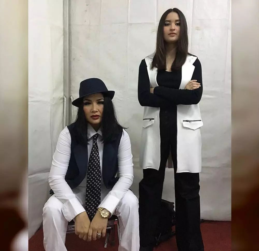 Titi DJ Stephanie dulu hingga kini © 2022 berbagai sumber