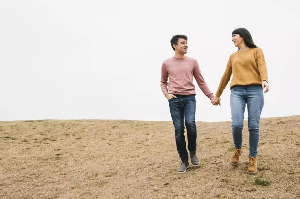 100 Kata-kata gombalan maut singkat bikin cinta semakin erat © 2025 brilio.net 100 Kata-kata gombalan maut singkat bikin cinta semakin erat © 2025 brilio.net