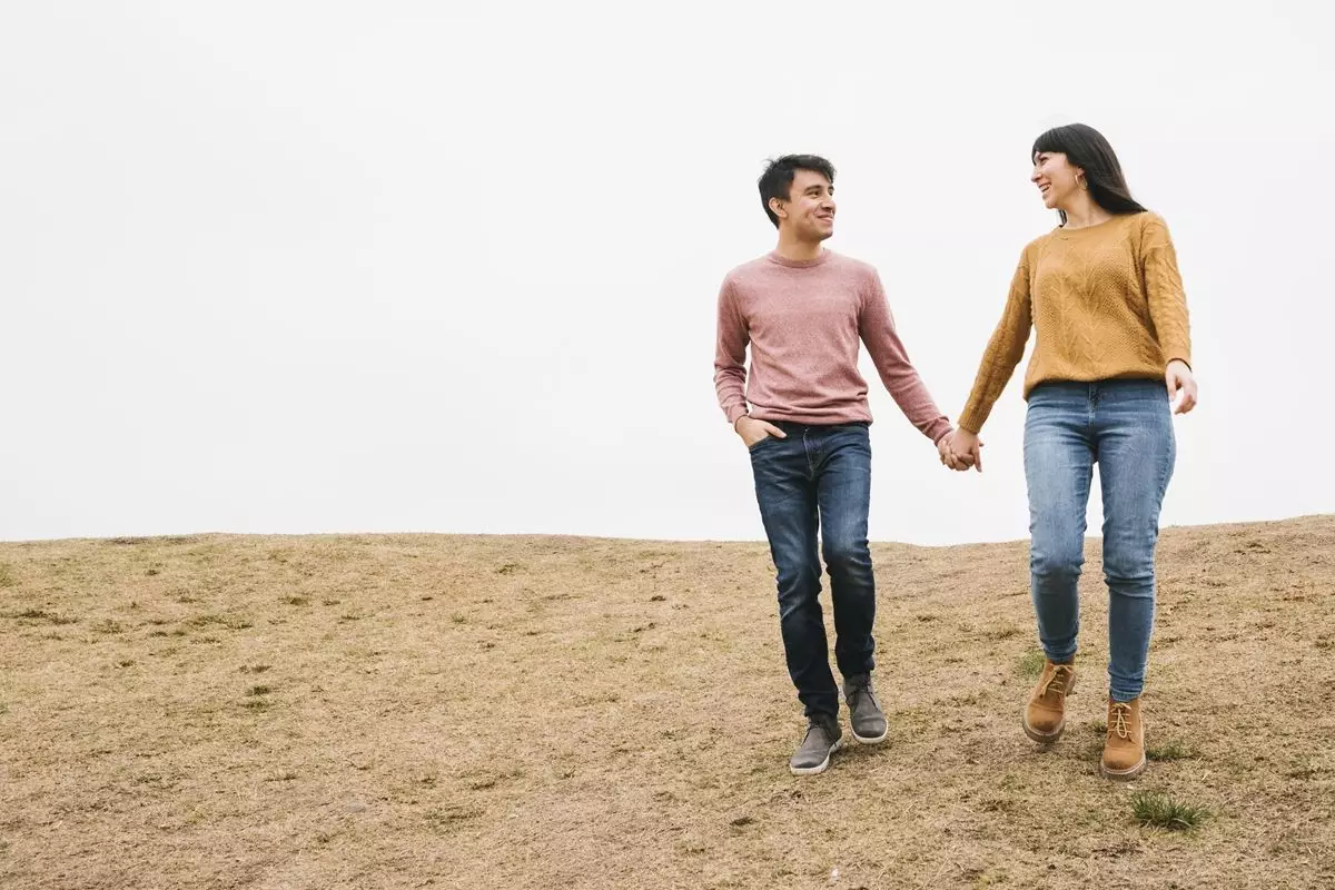 100 Kata-kata gombalan maut buat bucin susah jauh sama pasangan, baper abis