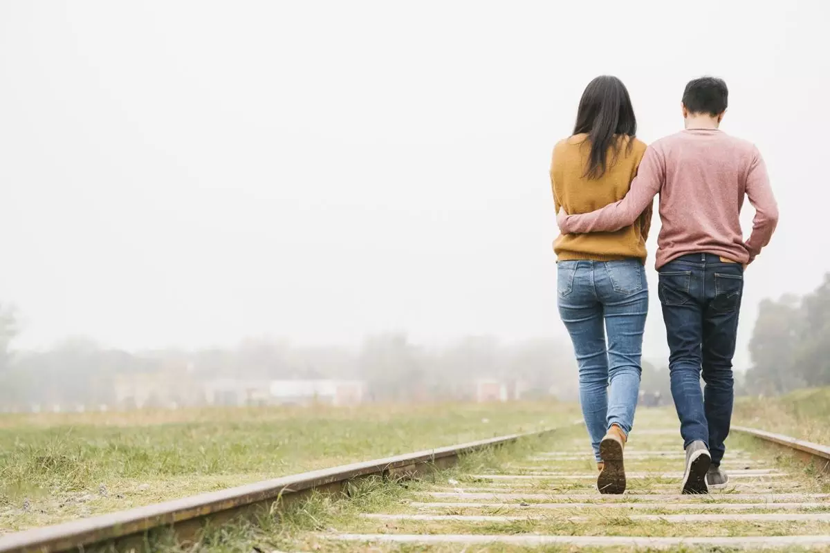 100 Kata-kata gombalan maut buat pacar, bikin pasangan bahagia seharian