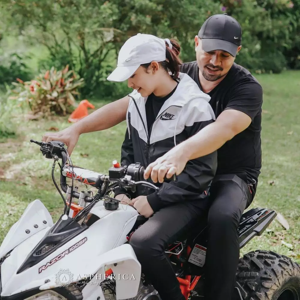 kebersamaan aktor dan anak perempuan © instagram