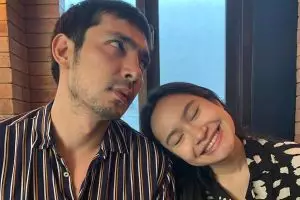 Ada yang dikira pasangan sinetron, potret kebersamaan 9 aktor dan anak perempuan ini bikin iri