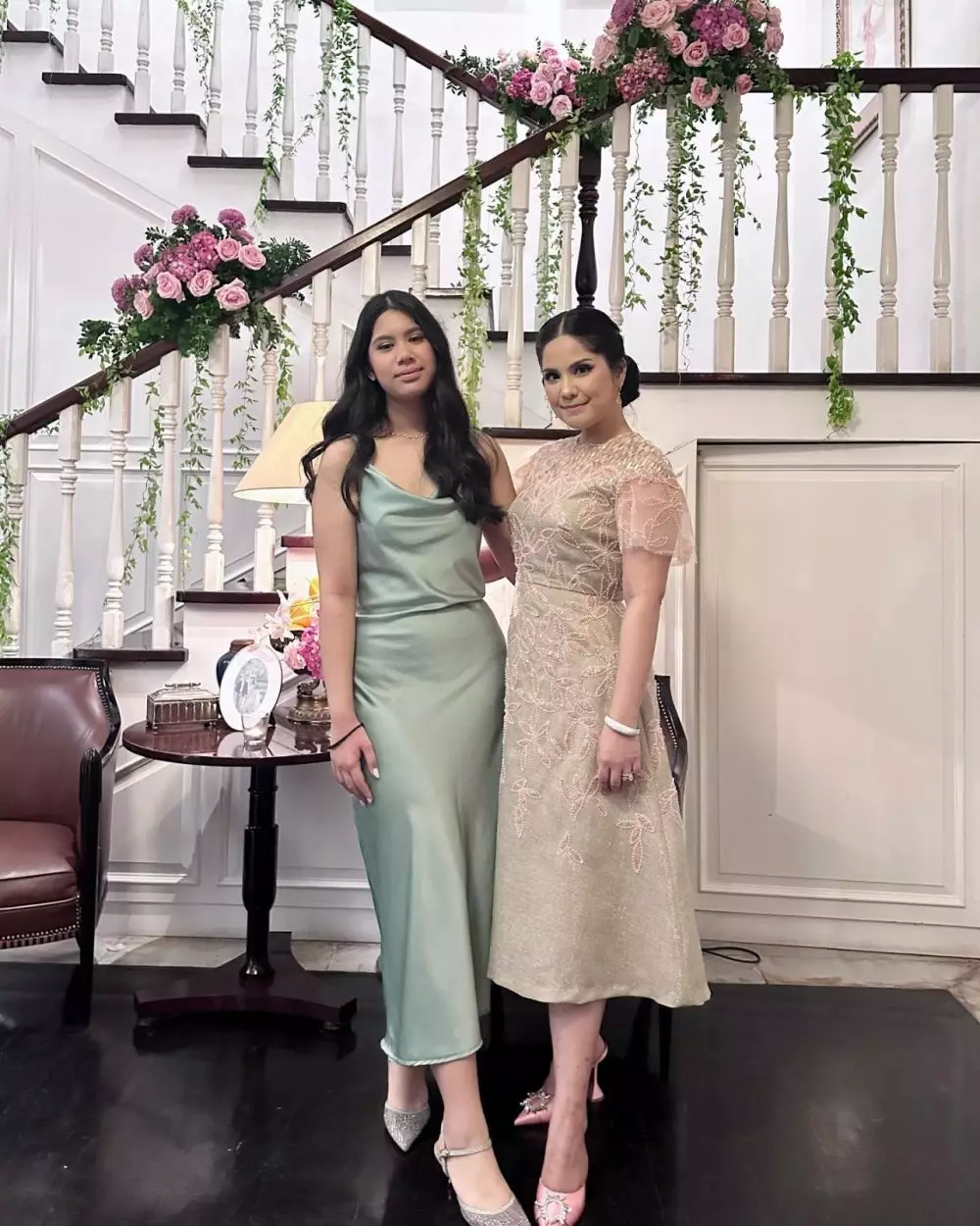 potret almira saat kenakan dress © instagram