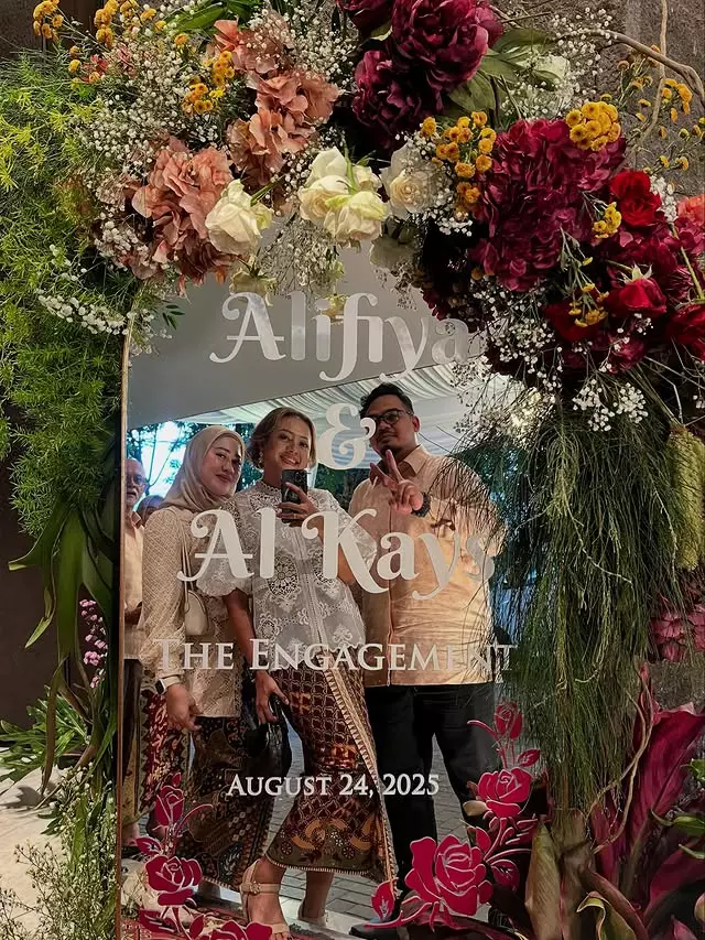 lamaran Alifiya Yusuf dengan Alkays © Instagram lamaran Alifiya Yusuf dengan Alkays © Instagram
