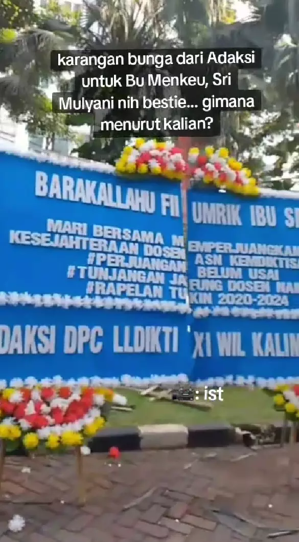 Sri Mulyani dapat karangan bunga protes © TikTok Sri Mulyani dapat karangan bunga protes © TikTok