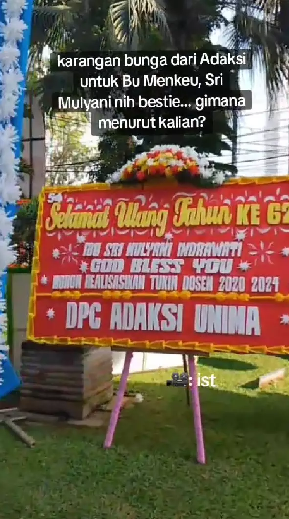 Sri Mulyani dapat karangan bunga protes © TikTok Sri Mulyani dapat karangan bunga protes © TikTok