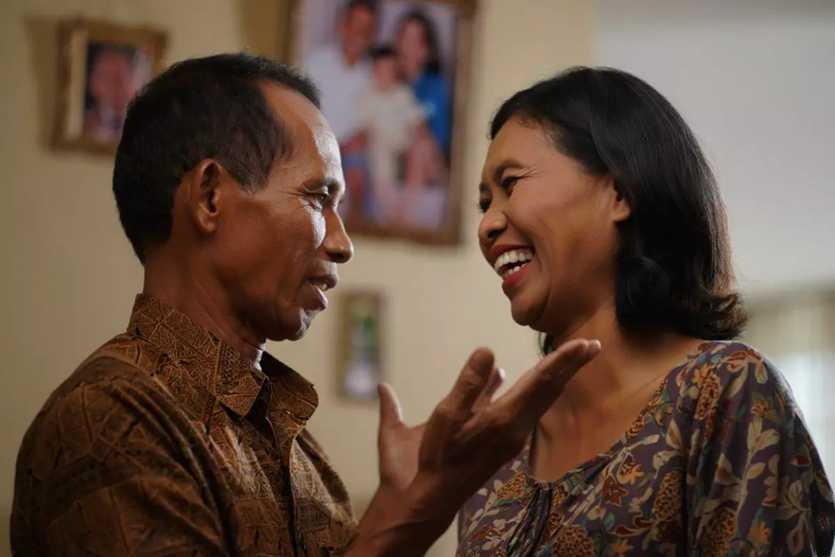 100 Kata-kata lucu suami ke istri ala bapak-bapak, dijamin bikin senyum-senyum sendiri
