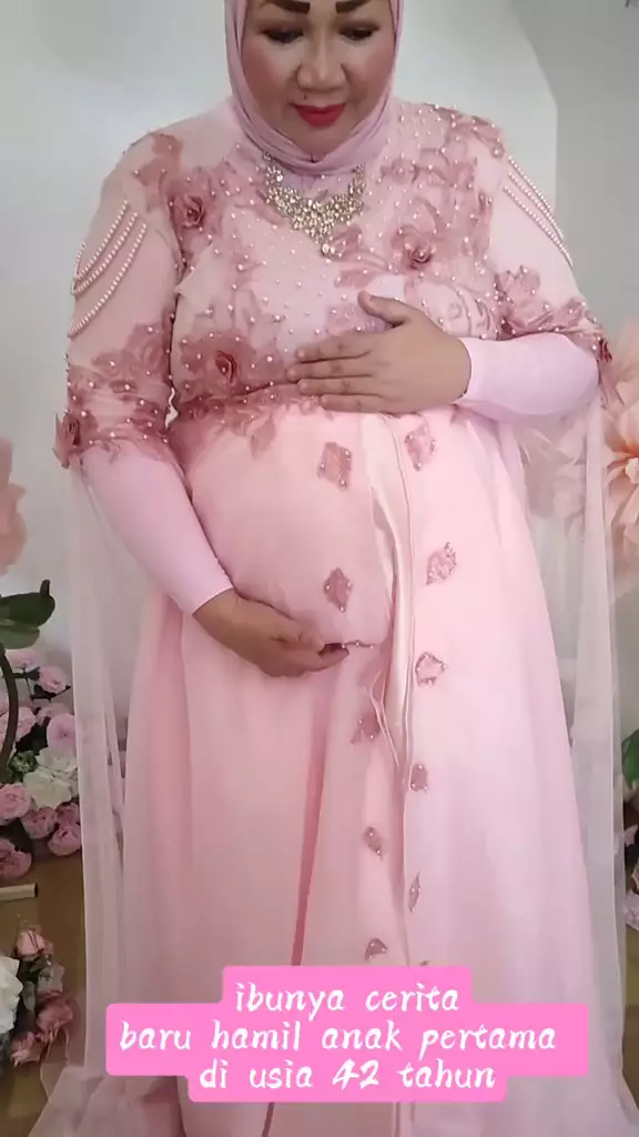 Maternity shoot pasutri dikaruniai anak usai 17 tahun menikah © 2025 TikTok