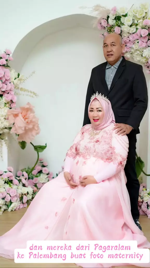 Maternity shoot pasutri dikaruniai anak usai 17 tahun menikah © 2025 TikTok