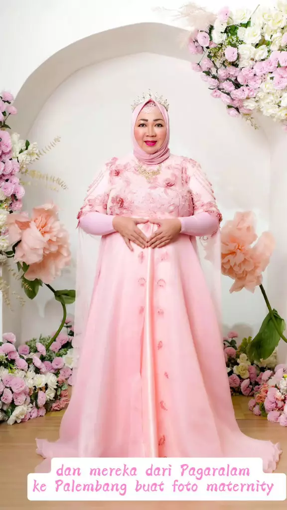 Maternity shoot pasutri dikaruniai anak usai 17 tahun menikah © 2025 TikTok