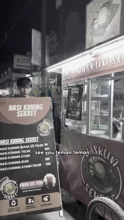 sarjana pendidikan ini malah jual nasi kuning © Instagram