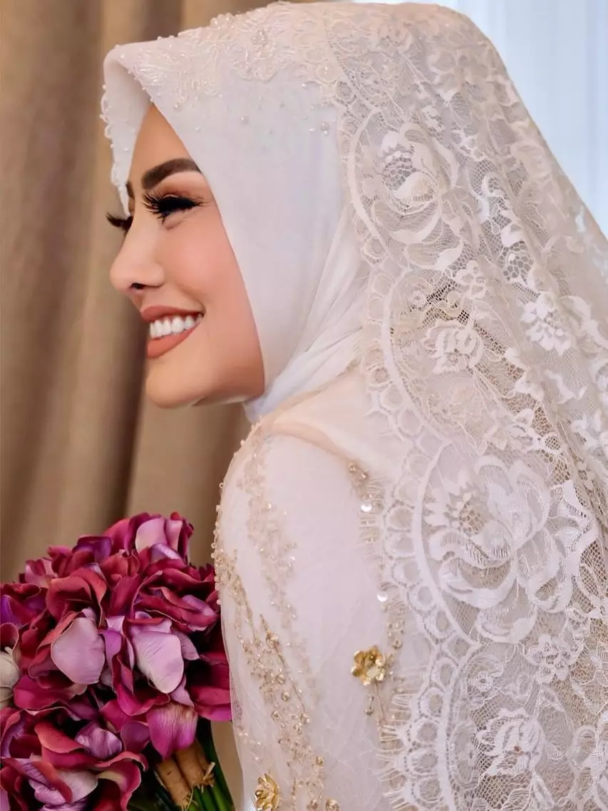 Cici Paramida diduga menikah lagi © 2025 Instagram Cici Paramida diduga menikah lagi © 2025 Instagram