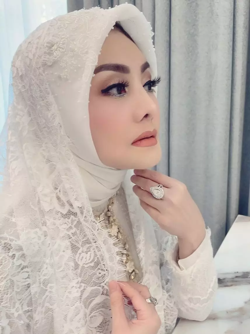 Cici Paramida diduga menikah lagi © 2025 Instagram Cici Paramida diduga menikah lagi © 2025 Instagram