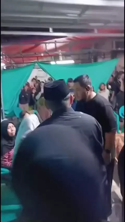 Pasha Ungu melayat ke rumah Affan driver ojol tewas © 2025 Instagram Pasha Ungu melayat ke rumah Affan driver ojol tewas © 2025 Instagram