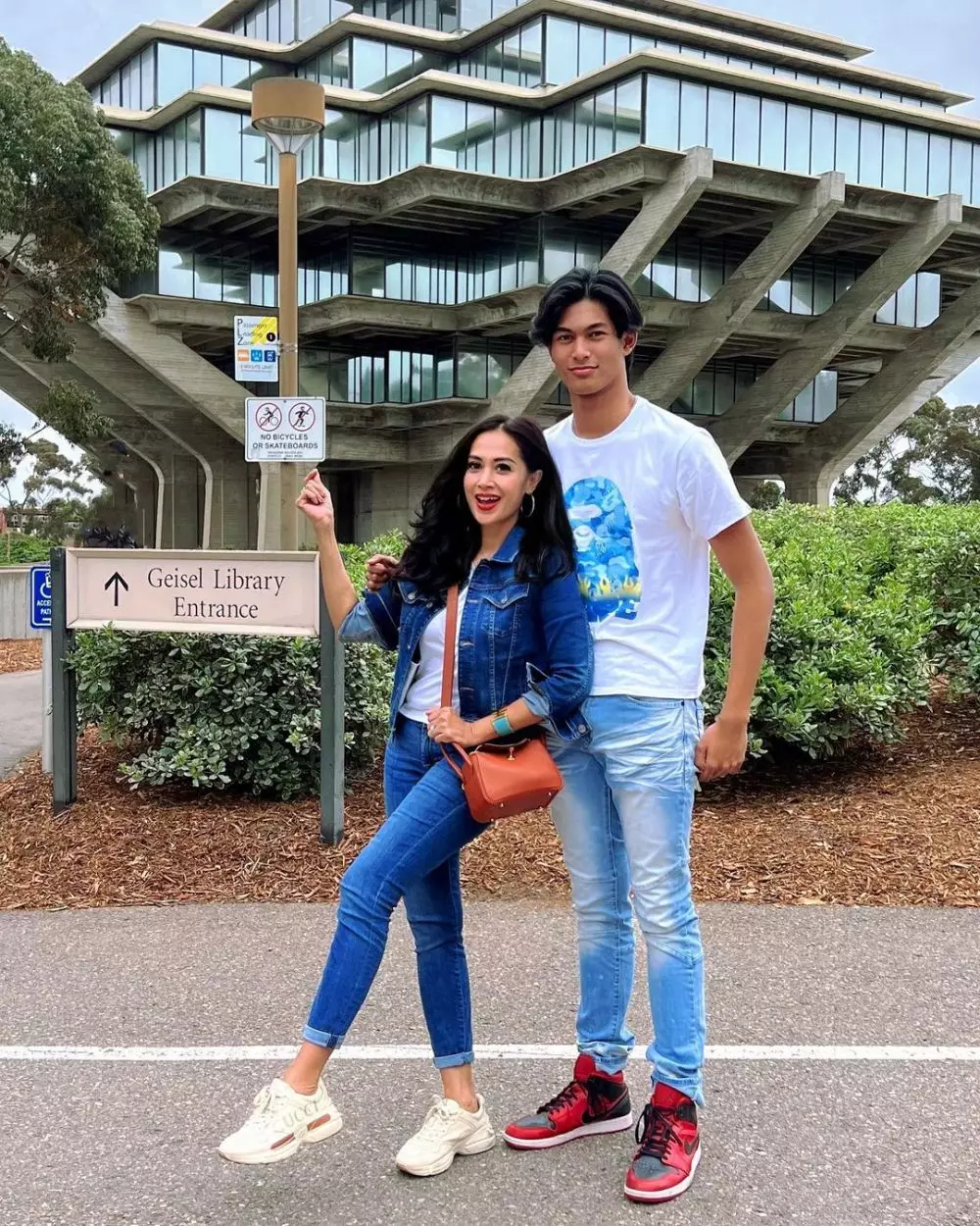 seleb dan anak yang punya tinggi lebih  © instagram