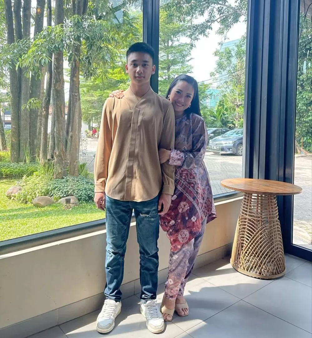 seleb dan anak yang punya tinggi lebih  © instagram