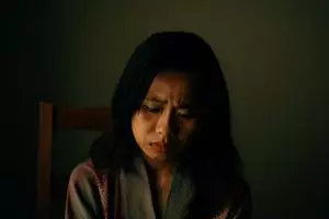 100 Kata-kata sedih singkat tentang kehidupan dan cinta terbaik 2025 dalam bahasa Inggris dan artinya