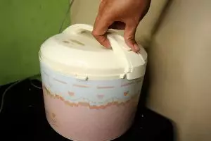Bermodal minyak kayu putih, rice cooker yang tidak panas bisa berfungsi maksimal tanpa harus dibongkar