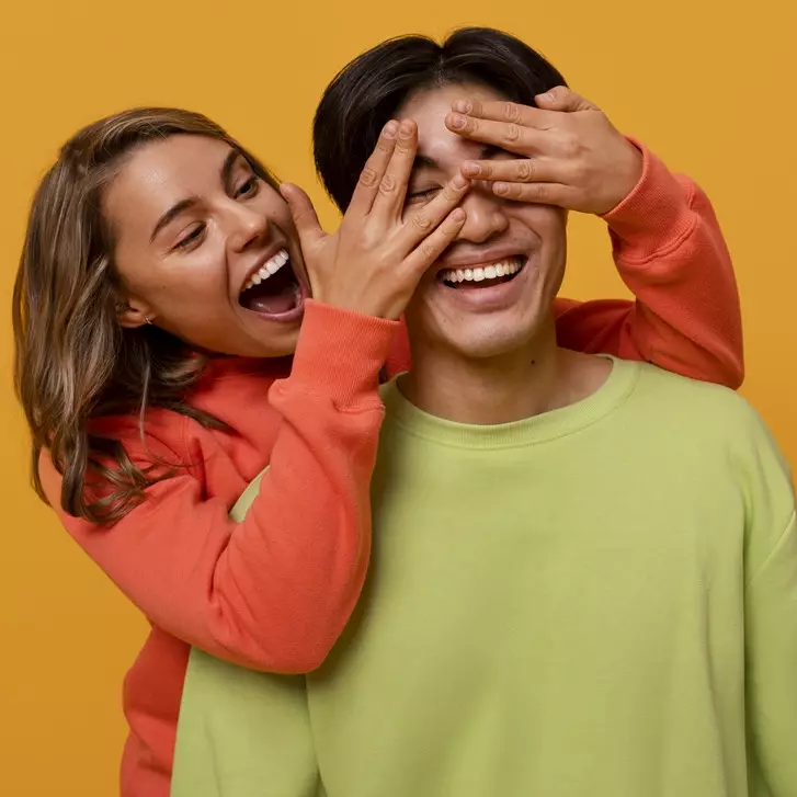 100 Kata-kata gombalan maut untuk chat pacar, bikin hati berbunga-bunga