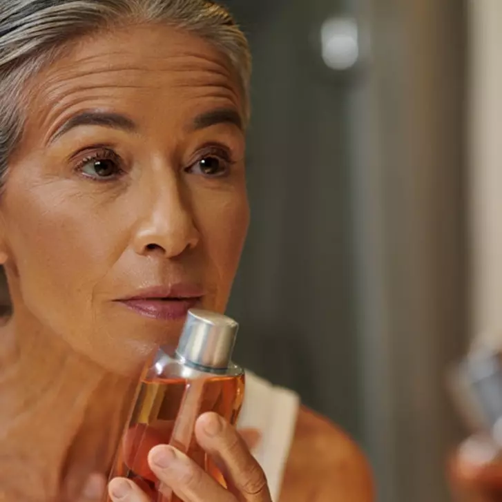 10 Toner menghilangkan kerutan mengencangkan wajah harga di bawah Rp 50 ribu