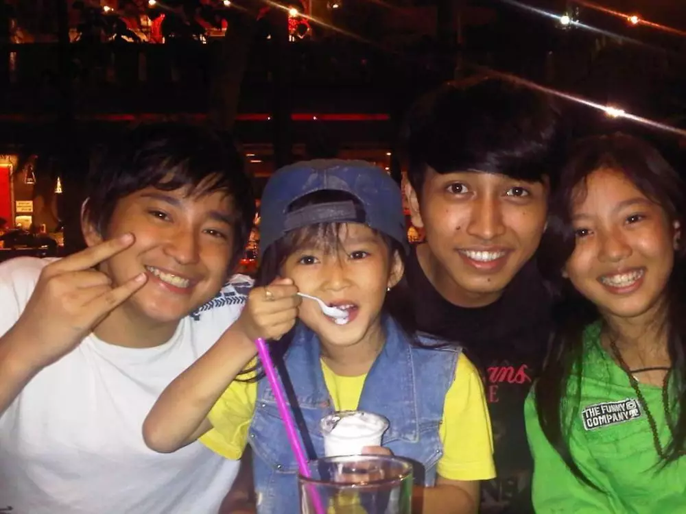 potret kebersamaan wati di ronaldowati dengan sang kakak © berbagai sumber