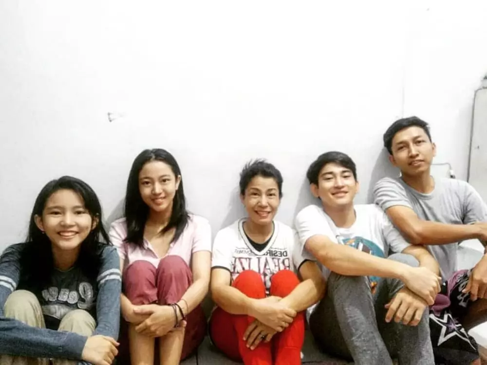 potret kebersamaan wati di ronaldowati dengan sang kakak © berbagai sumber