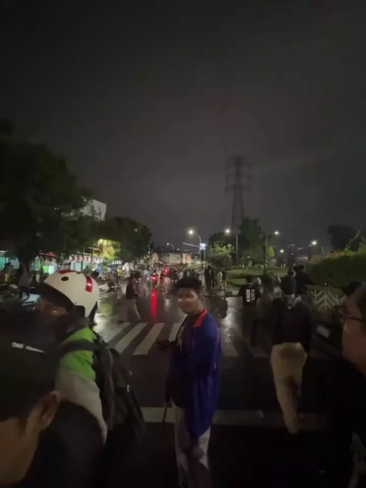 Young Lex buka posko medis untuk pendemo © 2025 Instagram