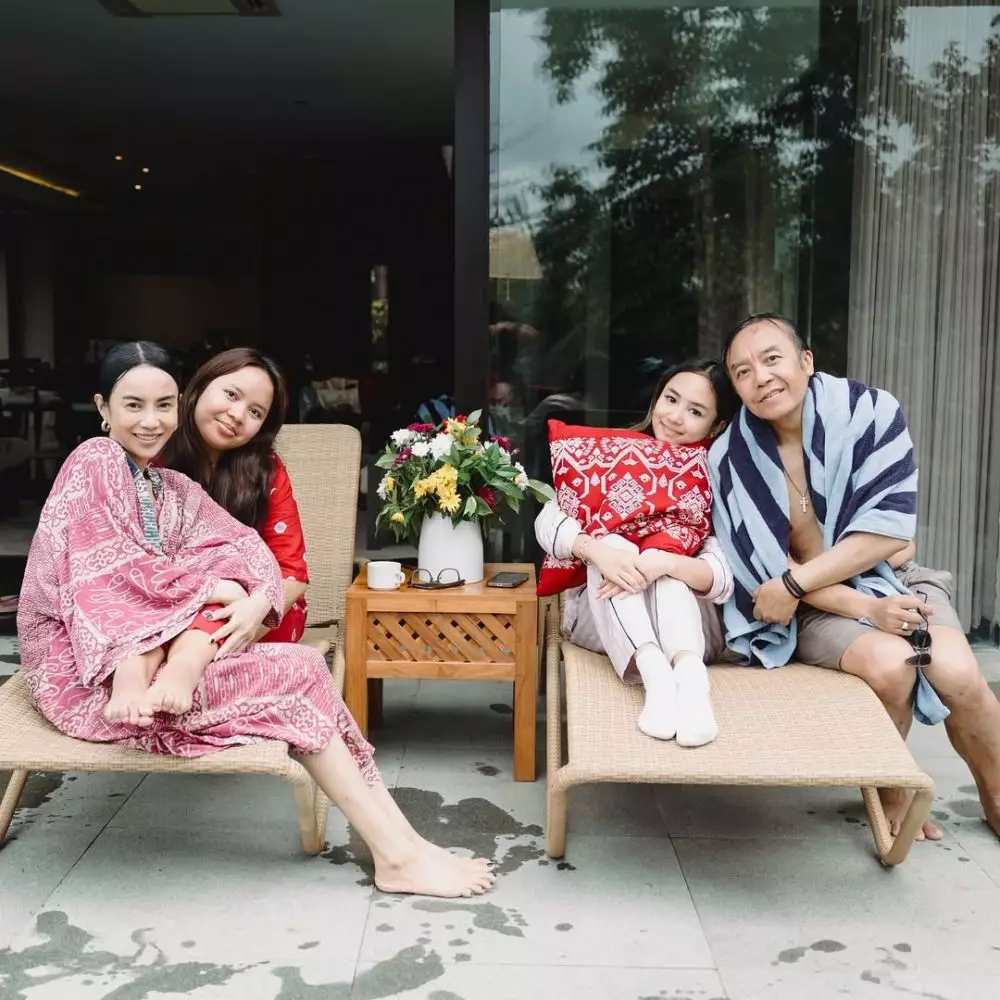 Ari Lasso dan Dearly Joshua liburan bareng © 2025 Instagram Ari Lasso dan Dearly Joshua liburan bareng © 2025 Instagram