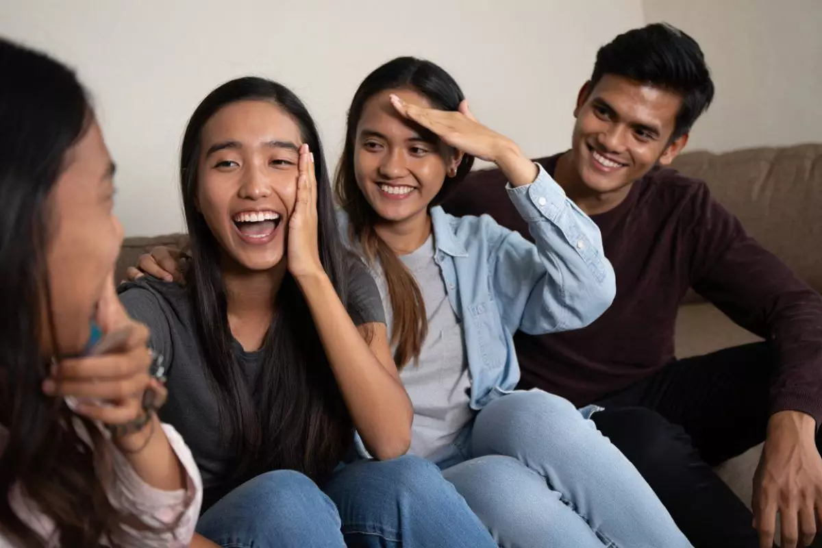 100 Tebak-tebakan receh yang jawabannya ngeselin banget, cocok buat seru-seruan bareng teman