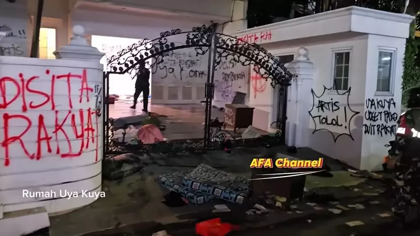 kondisi rumah Uya Kuya usai dijarah massa © berbagai sumber