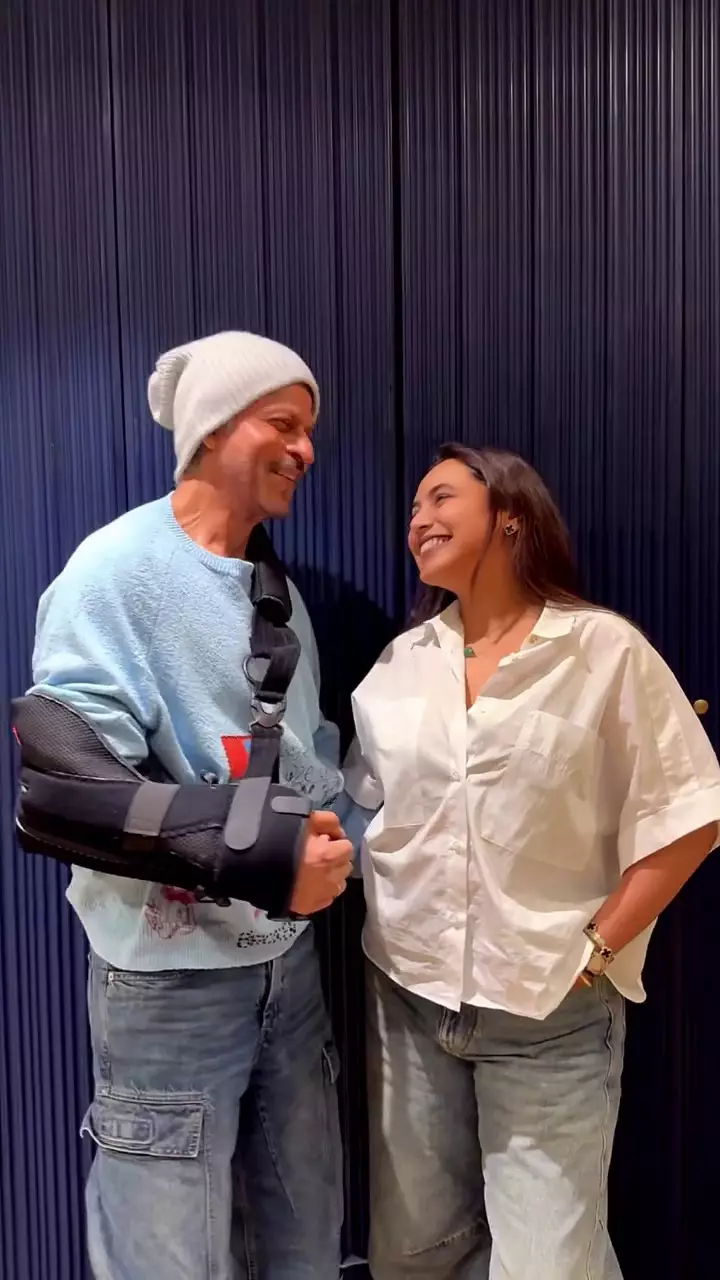 Shah Rukh Khan dan Rani Mukerji reuni © 2025 Instagram Shah Rukh Khan dan Rani Mukerji reuni © 2025 Instagram