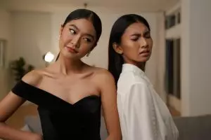 100 Kata-kata sentilan elegan buat orang sombong, pedas tapi bikin kepikiran