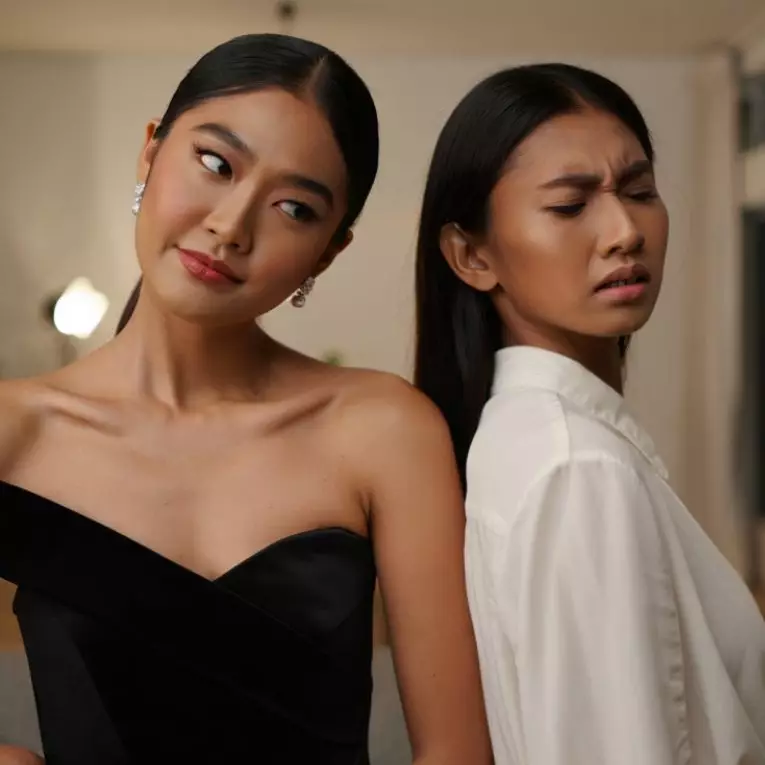 100 Kata-kata sentilan elegan buat orang sombong, pedas tapi bikin kepikiran