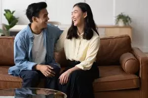 100 Kata-kata romantis lucu istri untuk suami, bisa jadi gombalan harian biar hubungan makin lengket