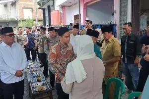 Momen Wapres Gibran beri santunan & takziah ke rumah Andika Lutfi pelajar meninggal karena demo ricuh