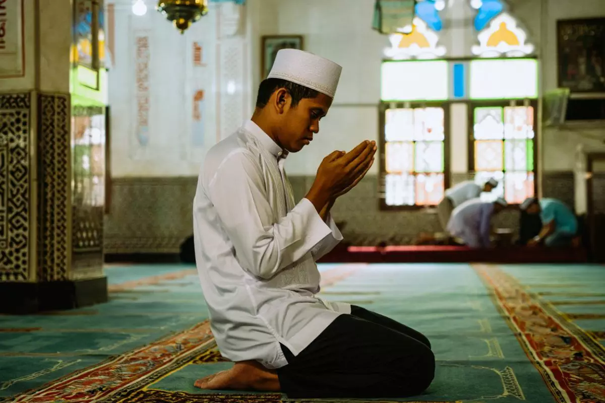 7 Bacaan doa Maulid Nabi Muhammad SAW 2025, lengkap dengan makna dan keutamaannya