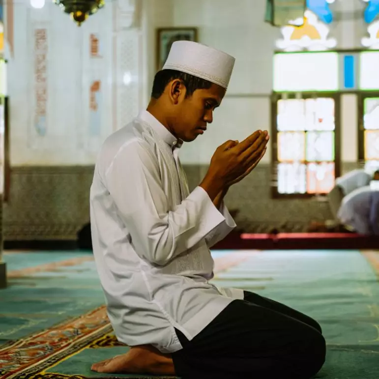 7 Bacaan doa Maulid Nabi Muhammad SAW 2025, lengkap dengan makna dan keutamaannya
