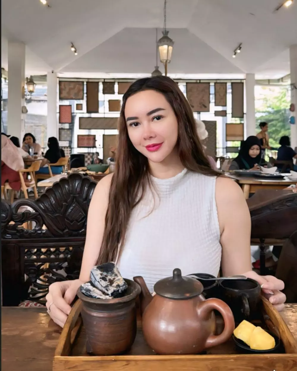 potret terbaru Aura Kasih ini manglingi © berbagai sumber