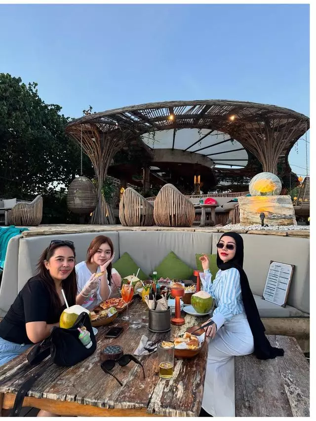 aktivitas bella shopie usai mundur dari dprd © 2025 brilio.net