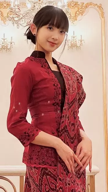 9 Momen Dita Karang dan Choi Siwon di acara diplomatik negara, gaya saat jalan iringan bak pengantin © 2023 brilio.net 9 Momen Dita Karang dan Choi Siwon di acara diplomatik negara, gaya saat jalan iringan bak pengantin © 2023 brilio.net