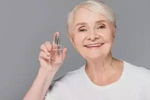 10 Serum mencerahkan wajah usia 50 tahun cocok untuk semua jenis kulit harga di bawah Rp 100 ribu