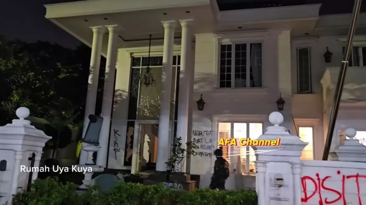 Cerita pemuda kembalikan kasur Uya Kuya, takut jadi tersangka, ngaku ikut menjarah karena terprovokasi