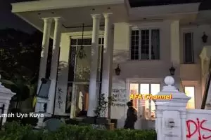 Cerita pemuda kembalikan kasur Uya Kuya, takut jadi tersangka, ngaku ikut menjarah karena terprovokasi