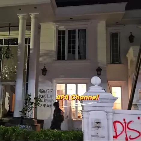 Cerita pemuda kembalikan kasur Uya Kuya, takut jadi tersangka, ngaku ikut menjarah karena terprovokasi