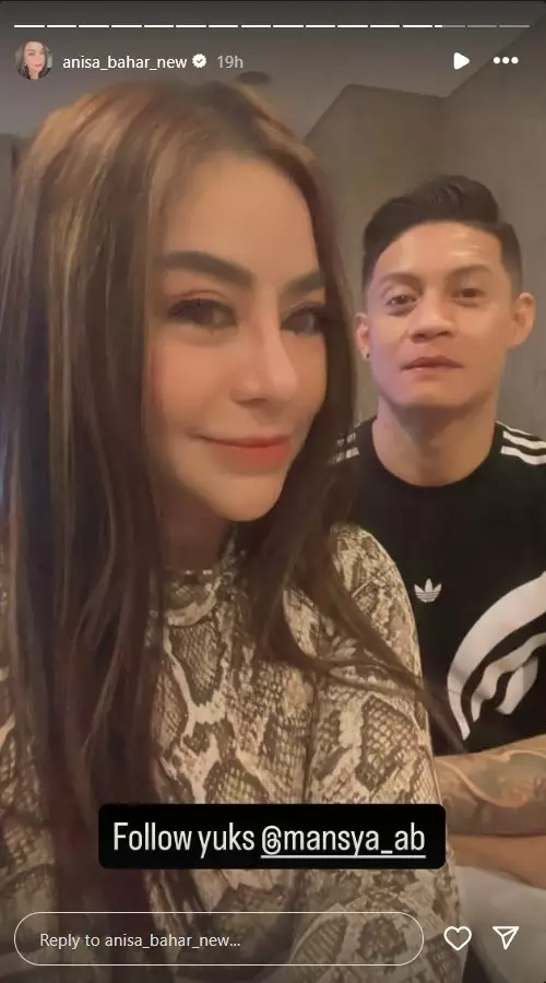 Anisa Bahar diam-diam nikah gandeng suami baru © 2025 brilio.net