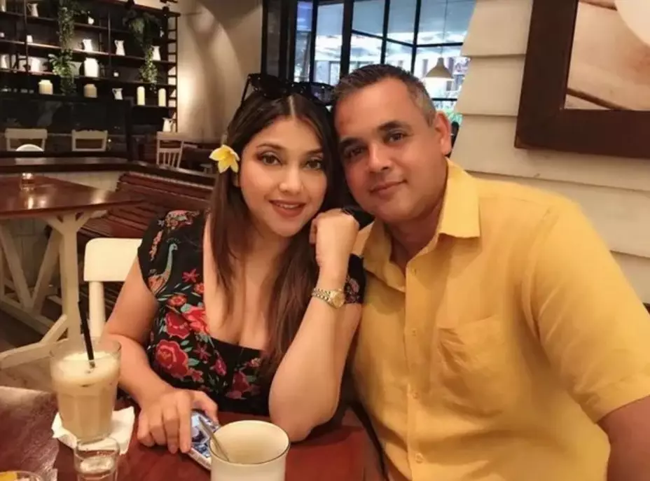 kebersamaan Sarah Azhari dan Pedro  © berbagai sumber