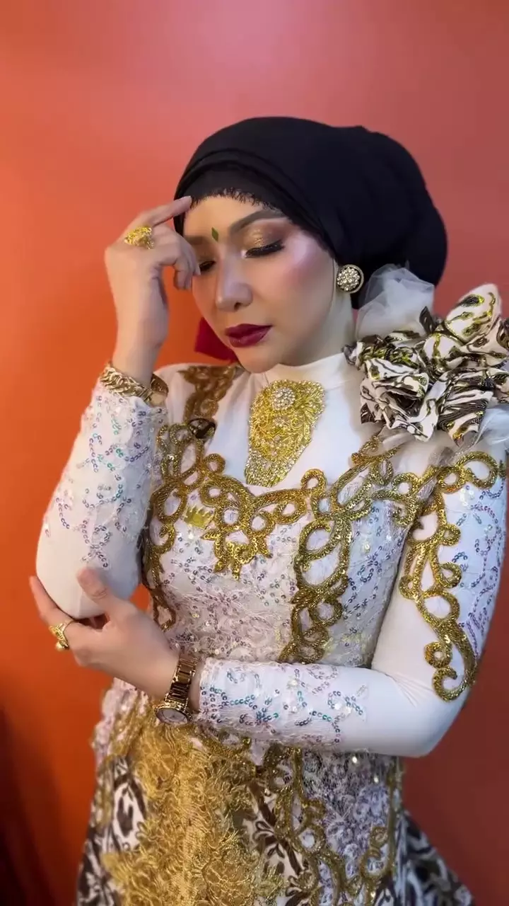 Potret terbaru Roro Fitria usai oplas © 2025 Instagram